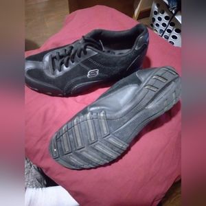 Women's 8.5 skechers